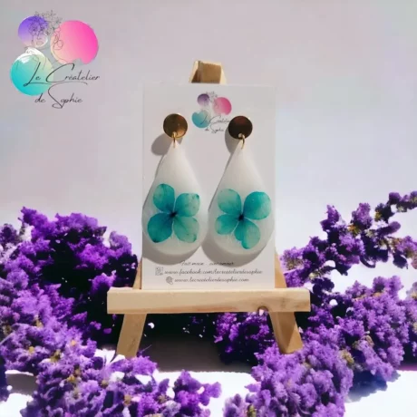 Boucles d'oreilles hortensia fleur bleue