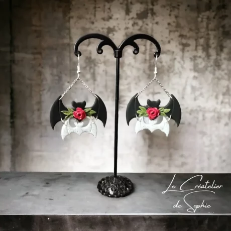 Boucles d'oreilles gothiques raffinées chauve-souris noire et grise Halloween et rose rouge