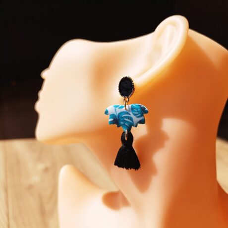 Boucles d'oreilles Ange pompon noir et feuilles ginkgo turquoise